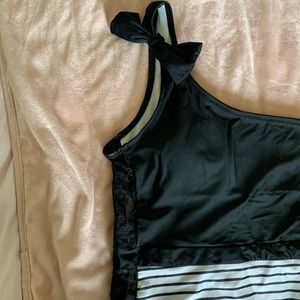 One-piece swimming suit